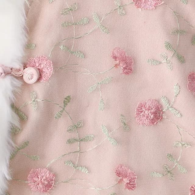 【橘魔法】花草刺繡毛邊長版上衣(洋裝 中國風 旗袍裝 過年 喜宴 唐裝 新年 新衣 拜年服 女童 童裝 兒童)