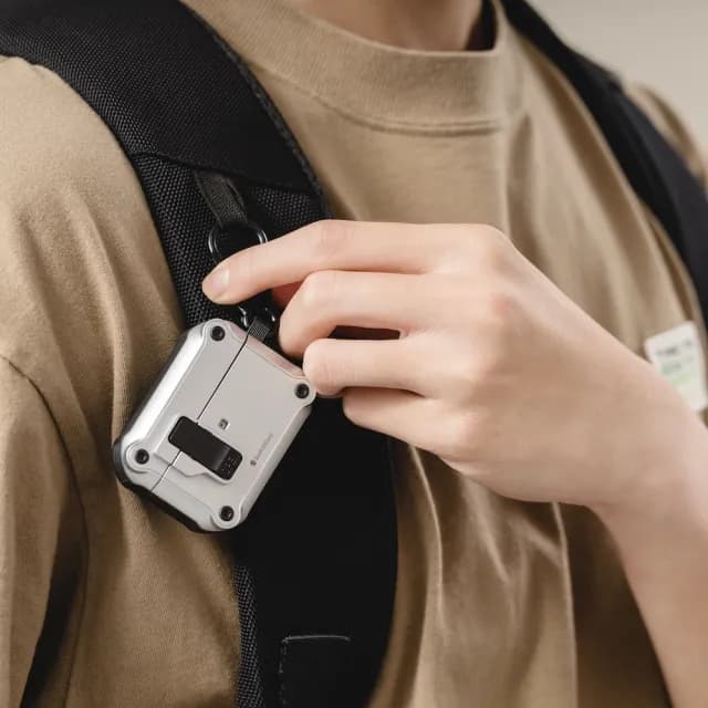 【SwitchEasy 魚骨牌】Rugged Shield AirPods 4 耳機保護殼(按壓磁鐵鎖扣安全便利)