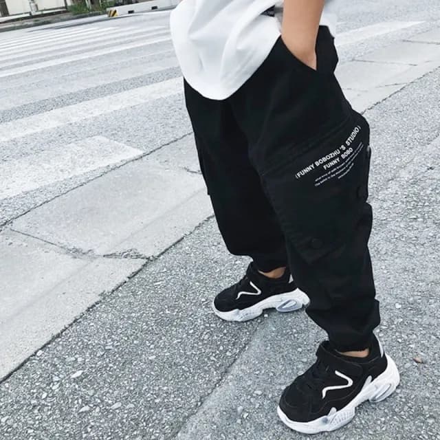 【橘魔法】側邊字母鬆緊褲頭縮口工作褲(大童 工作褲 男童 長褲 縮口褲 休閒褲 兒童 童裝)