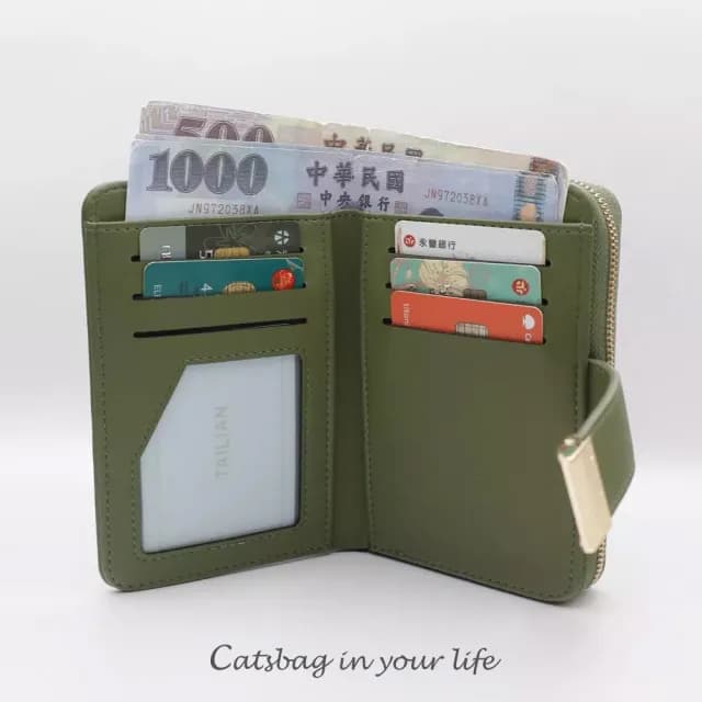 【Catsbag】母親節禮物 CASSIC & M 質感金扣雙折中夾 8139