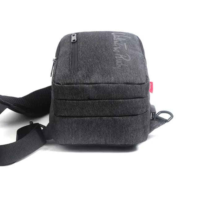 【Valentino Rudy 范倫鐵諾.路迪】百搭休閒收納直立式胸包/單肩包(VR-NT61040 七夕情人節禮物 送禮 男包)