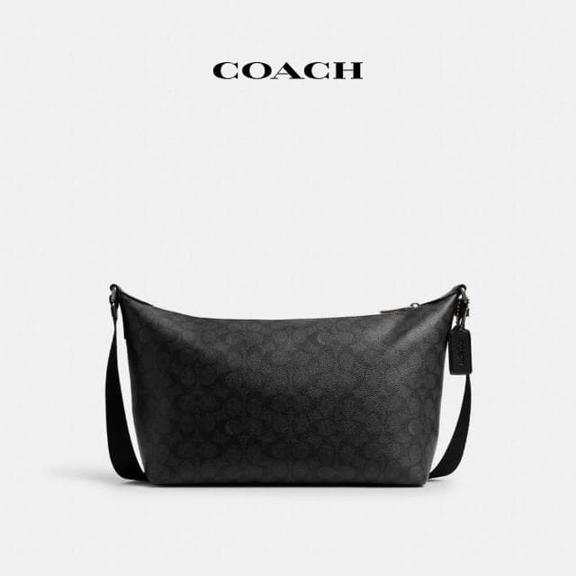 【COACH】蔻馳官方直營 FINN經典Logo斜背手袋-QB/炭黑色/黑色(CAJ91)