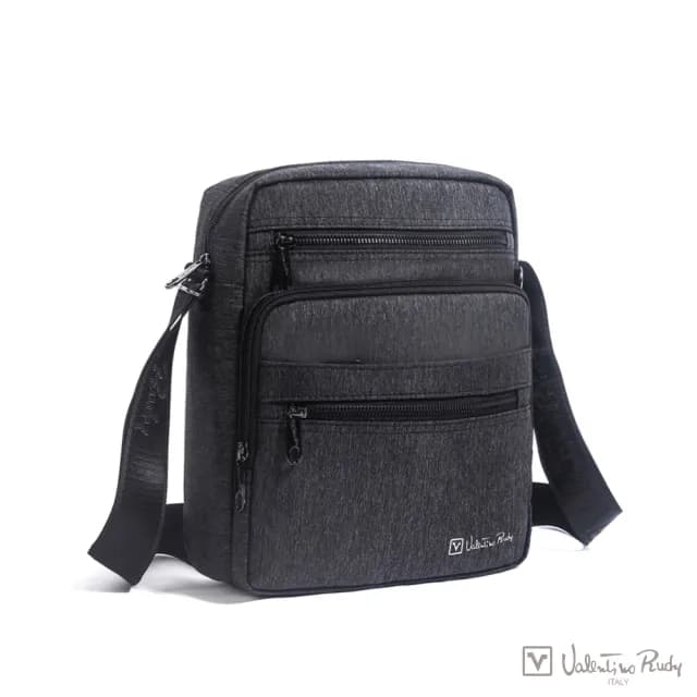 【Valentino Rudy 范倫鐵諾.路迪】日系多隔層機能收納休閒橫式斜背/側背包(七夕情人節禮物 送禮 男包)