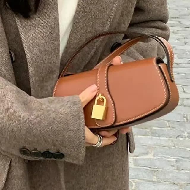 【LEESA】情人節禮物 腋下包\斜背包\鎖頭包\真皮包包\隨身小包\復古百搭\黑色包包\棕色包包\質感包包\牛皮 