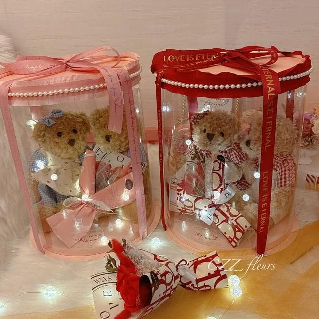 【喜滋滋花藝】情侶泰迪熊寶貝香氛小花束禮盒(生日禮物/情人節禮物/告白禮物/情侶熊)