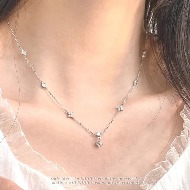 【百搭小姐】s925鑲鑽四葉草小花項鏈(蛇骨項鍊 鎖骨鍊 毛衣鏈 頸鍊 短鍊 項鍊 配件 女 生日禮物 情人節)