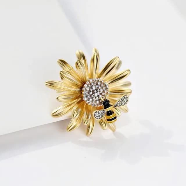 【Penny珮妮】創意金黃雛菊蜜蜂胸針別針(母親節禮物 送女友 交換禮物  生日禮 情人節 尾牙 新年 結婚)