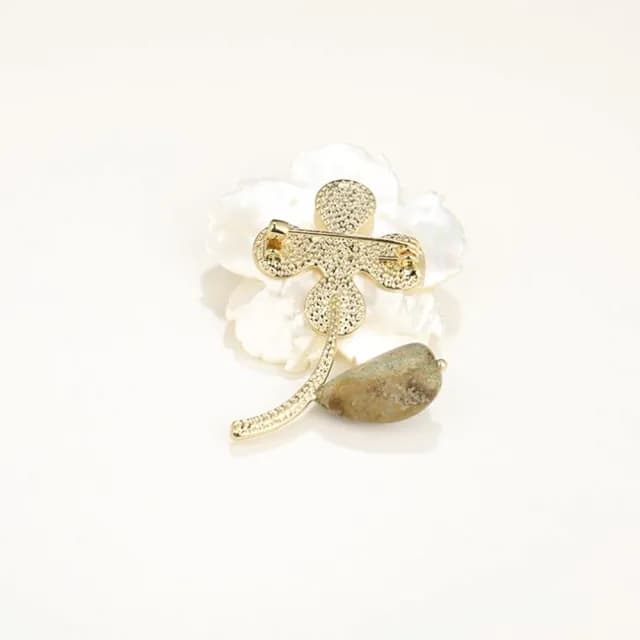 【Penny珮妮】海水貝殼金綠帝王石胸針(母親節 交換禮物  生日禮 情人節 尾牙 新年 結婚)