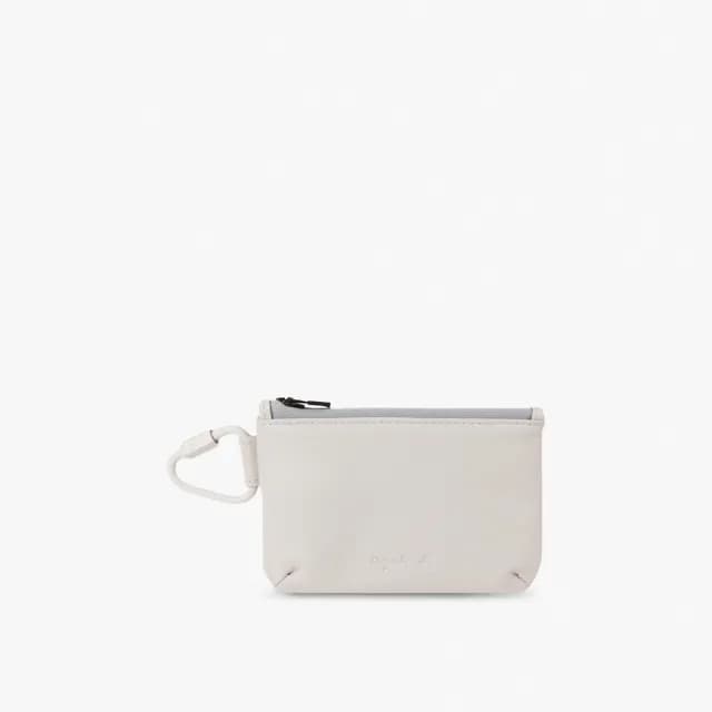 【agnes b.】Voyage logo 登山鉤皮革拉鍊零錢包(多款)