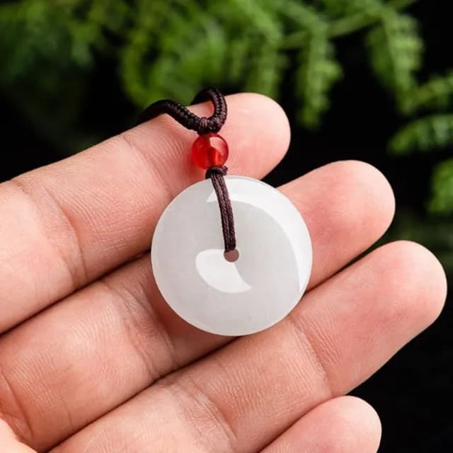 【Penny珮妮】緬甸A貨翡翠糯種潤白小平安扣吊墜項鍊(母親節 交換禮物  生日禮 情人節 尾牙 新年 結婚)