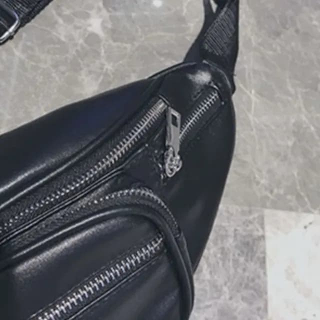 【LEEHER】鍊條包/胸包/腰包/包包/斜背包/生日禮物/側背小包/黑色包包/情侶包包/簡約包包/日系