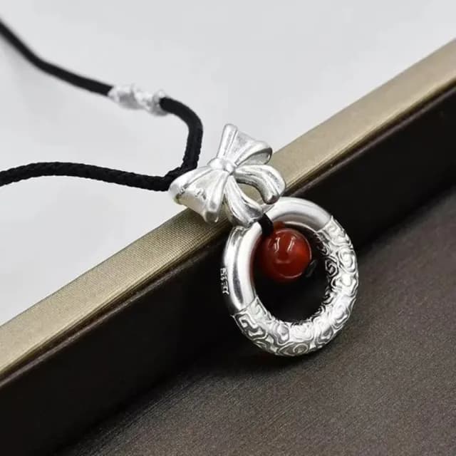 【Penny珮妮】999足銀紅瑪瑙蝴蝶結平安扣吊墜項鍊(母親節 送女友 交換禮物 生日禮 情人節 尾牙 新年 結婚)