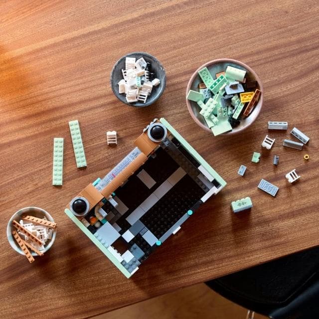 【LEGO 樂高】Icons 10334 復古收音機(居家擺設 玩具模型 禮物)