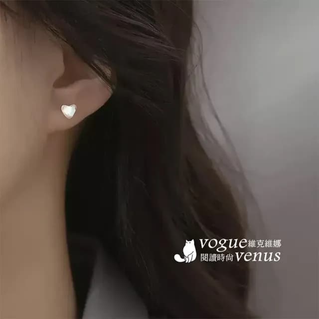 【維克維娜】炫彩琉璃愛心925純銀耳環