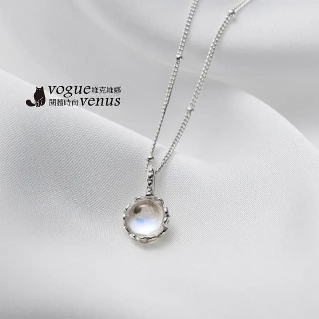 【維克維娜】月光石鏤空雕花墜925純銀項鍊