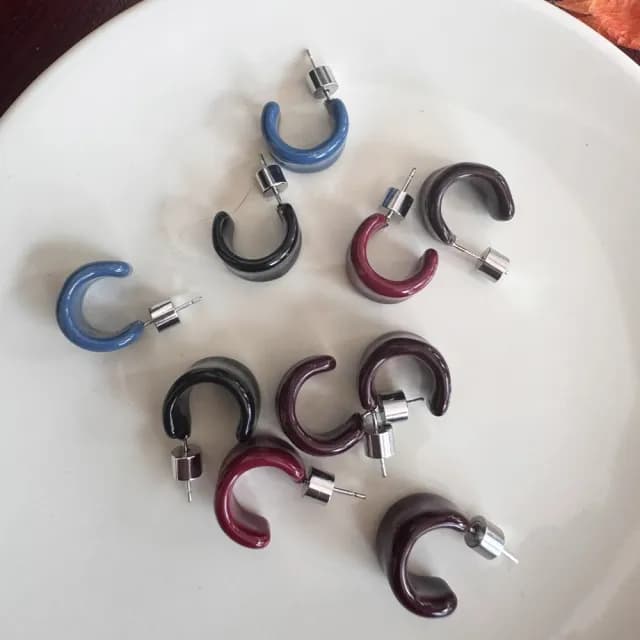 【KT DADA】高級簡約 C形耳飾 夏季質感 珐琅 小耳圈 多色 小眾設計 925銀針 耳釘女 耳釘耳
