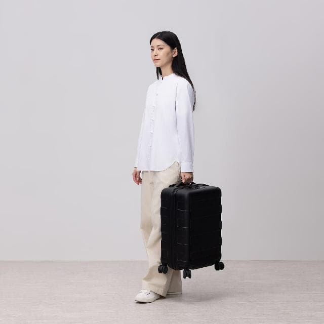 【MUJI 無印良品】四輪前開式硬殼止滑拉桿箱32L(共2色)