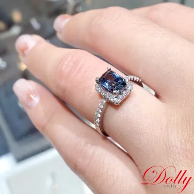 【DOLLY】1克拉 無燒斯里蘭卡艷彩矢車菊蘭藍寶石18K金鑽石戒指-013(母親節 長輩送禮 交換禮物首選)