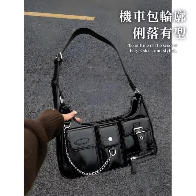 【穿搭單品】母親節禮物 千禧年Y2K酷帥掛鍊機車包(硬挺 多口袋 單肩包 腋下包 純黑色 百搭通勤 女 生日禮物