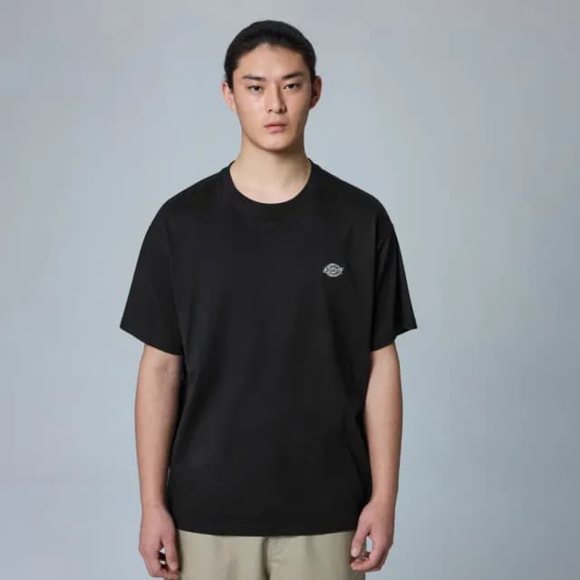 【Dickies】男女款黑色純棉胸前刺繡小Logo休閒短袖T恤｜DK0A889IBLK