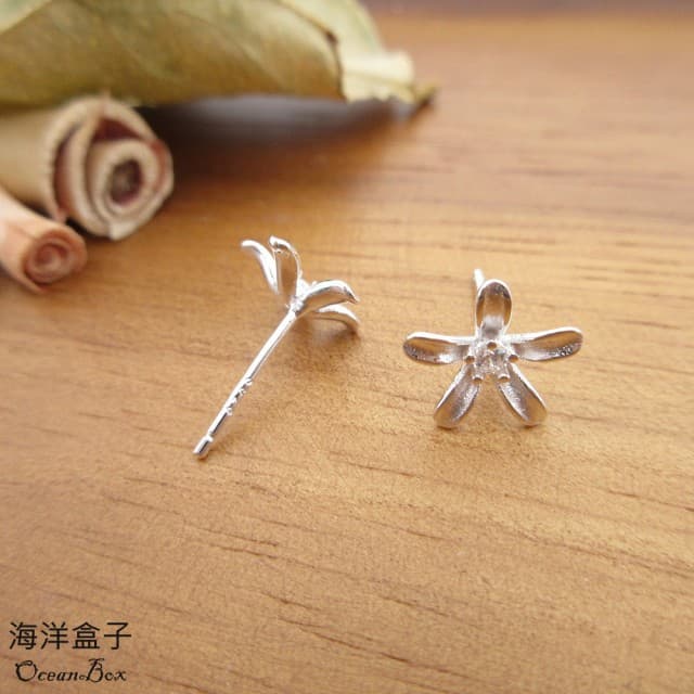 【海洋盒子】春日氛圍鑲鑽鋯石立體小花925純銀耳環(貼耳耳環)