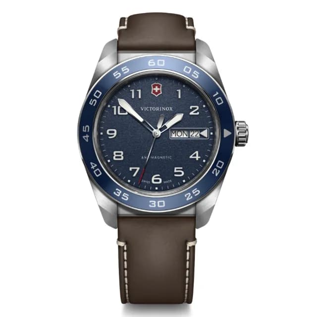 【VICTORINOX 瑞士維氏】Swiss Army 啞光 浮雕數字 石英錶 男錶 送禮 禮物推薦(VISA-242040)