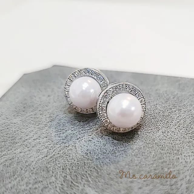 【焦糖小姐 Ms caramelo】925純銀 淡水珍珠耳環(圓圈滿鑽珍珠耳環)