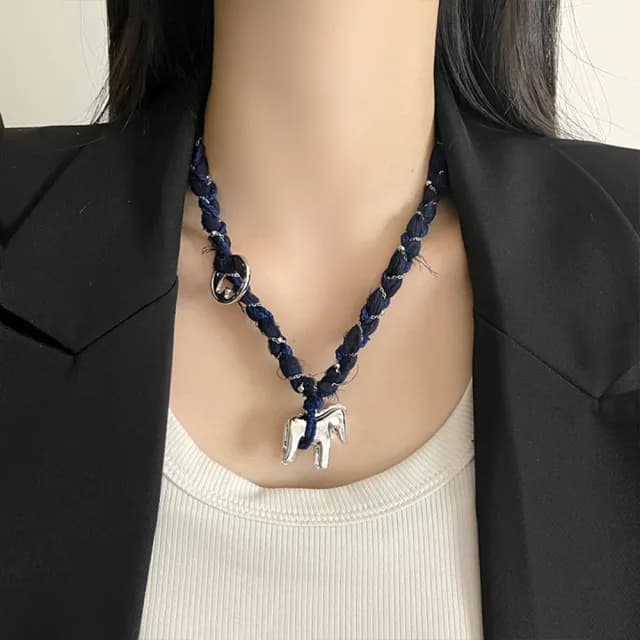 【LEEHER】女生/項鍊/飾品/禮物/木馬/小馬/牛仔/手工編織/毛衣項鍊/長項鍊/情侶項鍊/生肖項鍊/