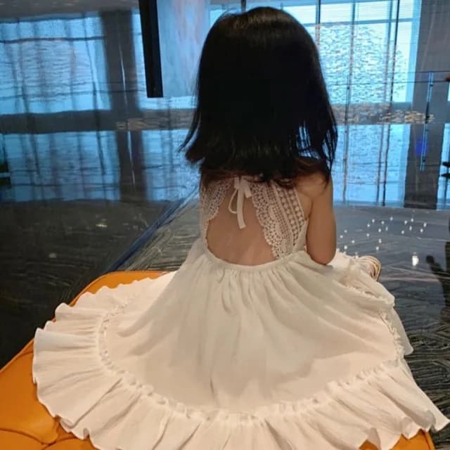 【橘魔法】蕾絲綁帶露背細肩吊帶魚尾洋裝(連身裙 吊帶裙 魚尾裙 女童 兒童 童裝 白色洋裝 大童)