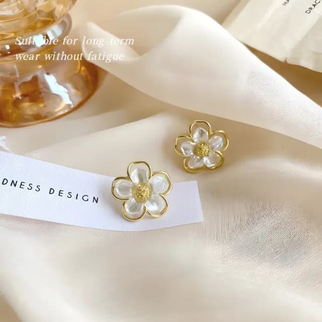 【森林系仙女】韓式貝殼花朵耳環1對(耳骨環 飾品 耳飾 耳釘 耳針 耳環 首飾 情人節 送禮物)