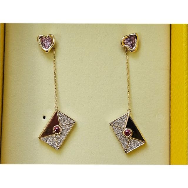 【SWAROVSKI 施華洛世奇】Letra 耳環 情書 愛心 金色 禮盒組(贈原廠紙盒/母親節送禮)