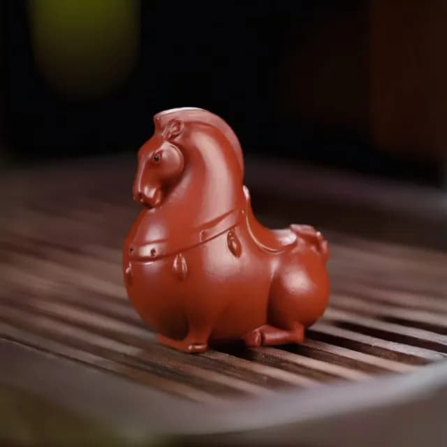 【以茶養心】紫砂唐馬造型茶寵(擺件 泡茶 茶具 裝飾品 茶席 功夫  玄關 禮物 茶玩 雅器 生肖 聚會 茶道)
