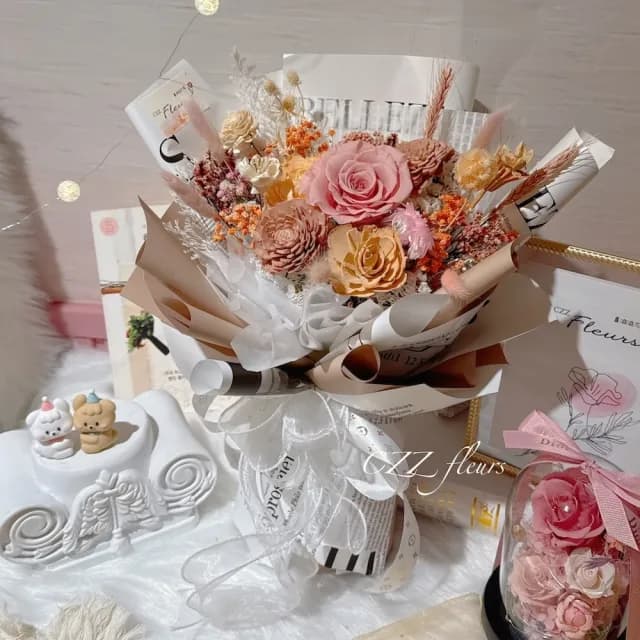 【喜滋滋】蜜糖厚奶茶永生花花束(情人節花束/生日禮物/告白花束/週年紀念/畢業花束/520)