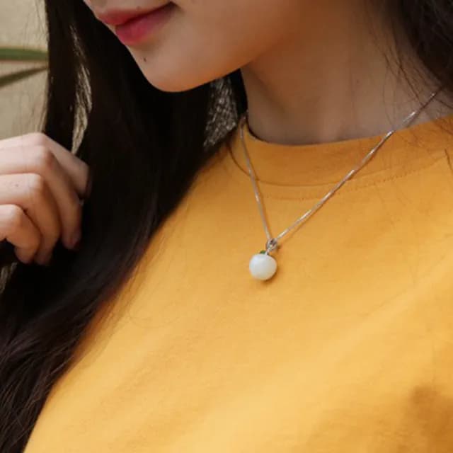 【MoonDy】項鍊 女生項鍊 飾品 和田玉 純銀項鍊 抗過敏 氣質項鍊 百搭項鍊 小蘋果吊墜 銀鍊 穿
