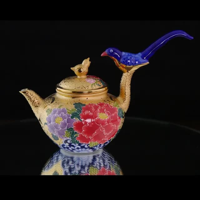 國禮大師張美雲-春暉雕金壺