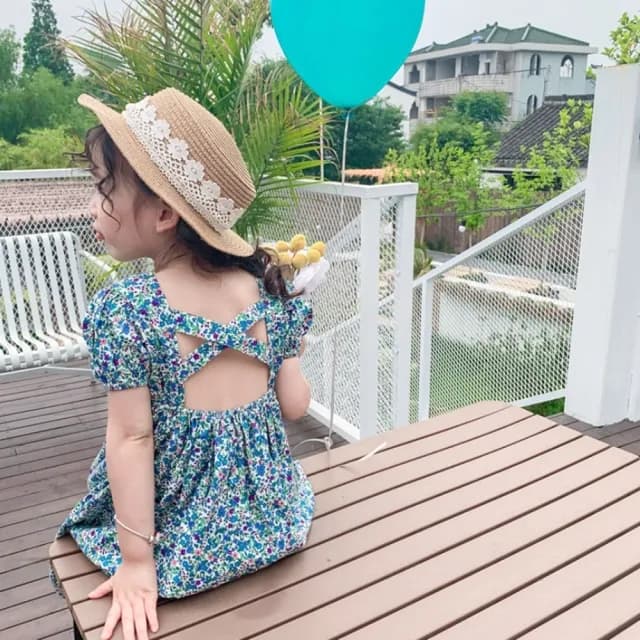 【橘魔法】女孩露背碎花公主袖小洋裝(連衣裙 連身裙 短袖洋裝 女童 童裝 兒童)