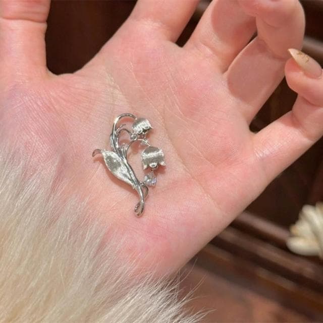 【Penny珮妮】輕奢復古拉絲鈴蘭花胸針(母親節 情人節 生日禮物 交換禮物 送女友 尾牙 新年 結婚)