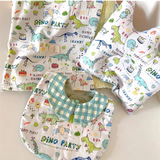 【Lianne baby】MIT台灣製 韓國純棉布恐龍派對豪華彌月禮盒(彌月禮盒 嬰兒禮物 抓周 寶寶禮物)