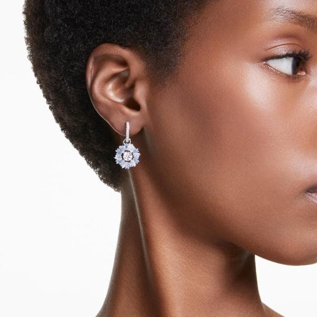 【SWAROVSKI 官方直營】Idyllia 水滴形耳環 混合式切割 花朵 藍色 鍍白金色