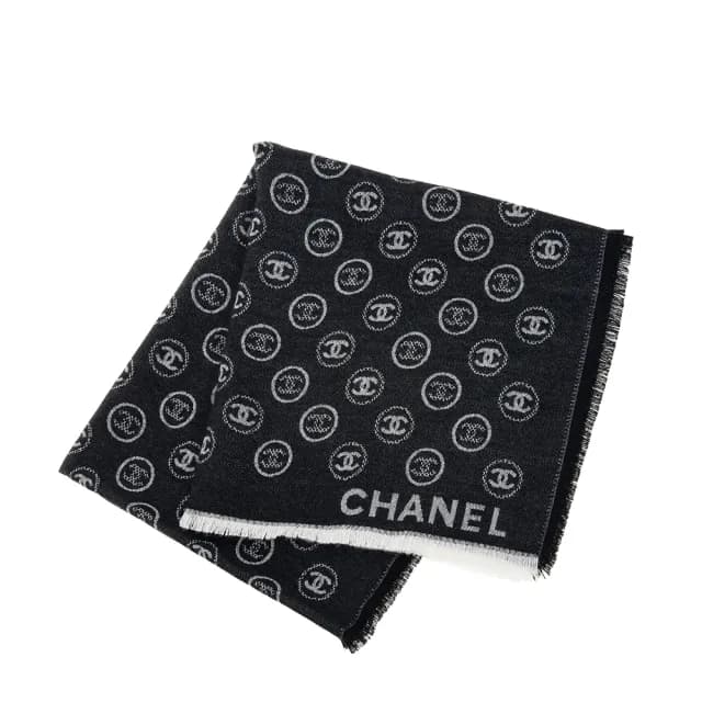 【CHANEL 香奈兒】新款圓形設計雙C LOGO 標誌撞色羊毛圍巾(黑色)
