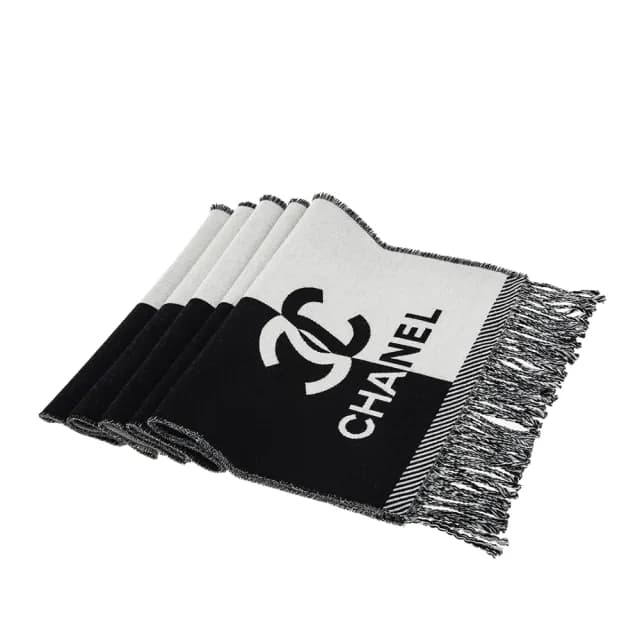 【CHANEL 香奈兒】經典雙色雙C LOGO羊毛流蘇圍巾(黑白)