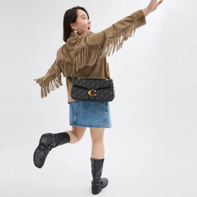 【COACH】蔻馳官方直營 TABBY 絎縫33號單肩手袋 單肩包 肩背包-B4/黑色(CP151)