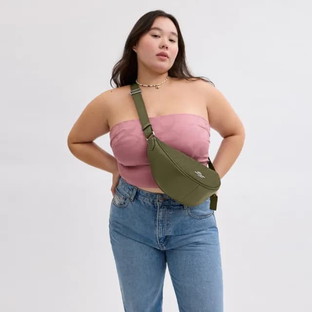 【COACH】蔻馳官方直營 PACE經典Logo單肩包 單肩手袋 肩背包 斜背包-灰橄欖色(CT822)