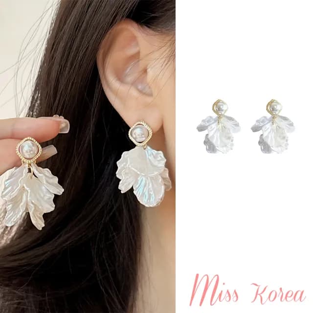 【MISS KOREA】韓國設計溫柔氣質貝殼花朵珍珠造型夾式耳環(無耳洞耳環 耳夾 夾式耳環 花朵耳環 珍珠耳環)