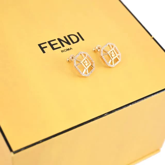 【FENDI 芬迪】經典雙F LOGOG水鑽八角造型針式時尚耳環(金)