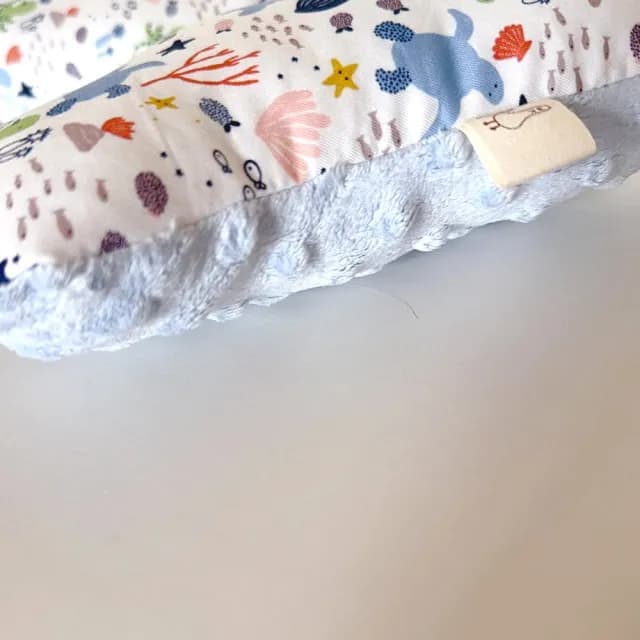 【Lianne baby】彌月禮物 海龜圍兜 嬰兒枕 彌月禮盒(週歲禮 嬰兒禮盒 滿月禮 收涎禮)
