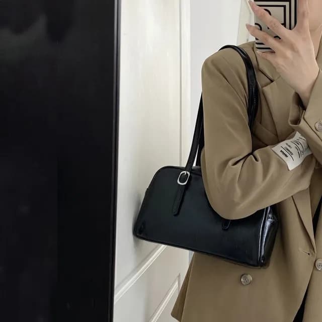 【KT DADA】黑色女包 平價包包 百搭單肩包 女生禮物 保齡球包 復古包包 小眾包包 腋下包 單肩包