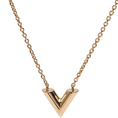 【Louis Vuitton 路易威登】M61083經典ESSENTIAL V字母黃銅吊墜項鍊(金色)