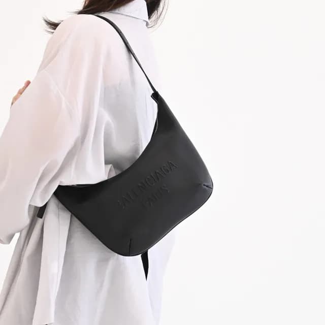 【Balenciaga 巴黎世家】MARY KATE 簡約LOGO柔軟牛皮手提包彎月包肩背包(黑)
