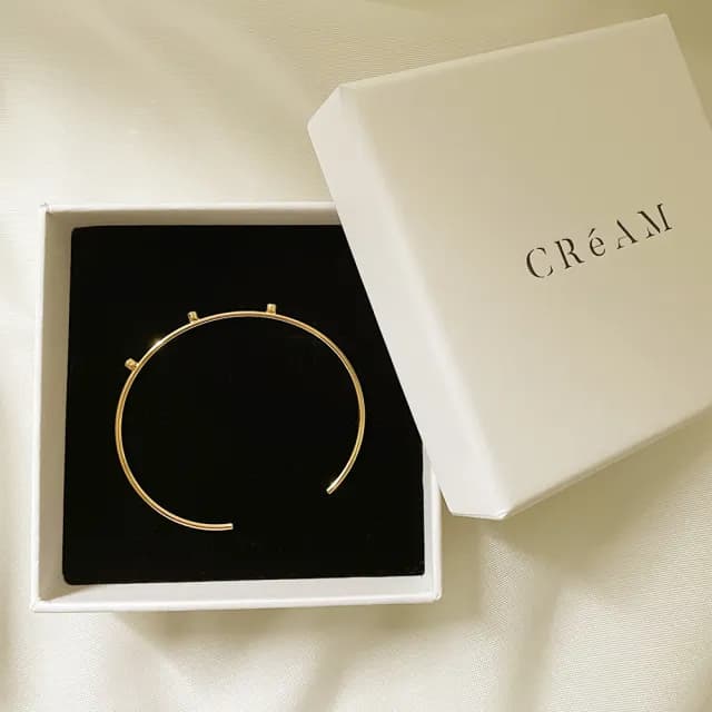 【CReAM】Raquel 黃銅三圓鑽纖細開口可調節手環(生日 禮物 送禮 禮盒)